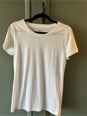 Mossimo Supply Co. white crewneck tee